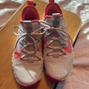 Cute Nike athletic shoes. Great for running.